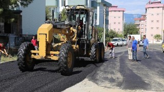 Edremit’te asfaltlama tam hız devam ediyor