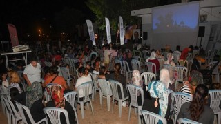 Yenişehirliler nostaljik açık hava sinemasının keyfini çıkardı