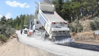 4 İlçede 24 Mahallenin Yolları Yapıldı