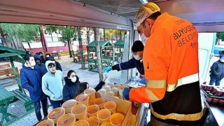 İzmir Demokrasi ve Bakırçay üniversitelerinde de yemek hizmeti başladı