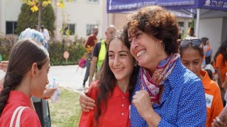 Kadın Dostu Kent İzmir’de kız çocuklarına coşkulu kutlama