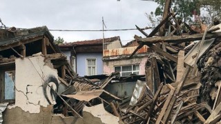 Metruk binalar vatandaşın huzur ve güvenliği için yıkılıyor