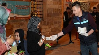 Nevşehir Belediyesi’nden Vatandaşlara Kandil Simidi İkramı