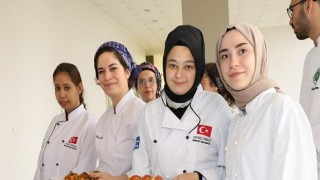 Özel öğrenciler yemek yarışmasında hünerlerini sergiledi