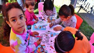 Sakin mahalle şenlendi