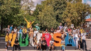 UP: Rus ve Ukraynalı çocuklar kurdukları dostluk köprüsüyle kampımızın tanıtım yüzü oldu