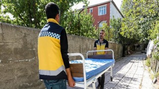 Van Büyükşehir Yatağa Bağımlı Vatandaşlara Hasta Yatağı Hediye Etti