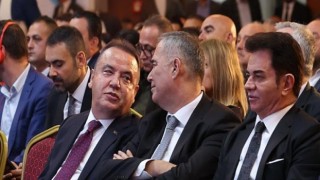 Başkan Böcek konaklama vergisinden pay almak için Bakan Ersoy’dan destek istedi