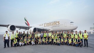 Emirates’in amiral gemisi A380, kapsamlı bir kabin yenileme ve donanım çalışması için bakıma alındı