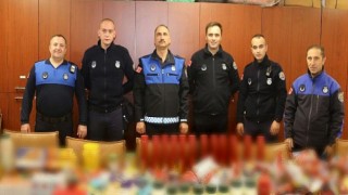 Gölcük Zabıtası Tarihi Geçmiş Ürünlere El Koydu