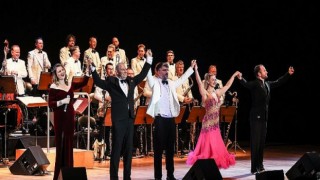 İş Sanat’ta Frank Sinatra Şarkıları Yankılandı