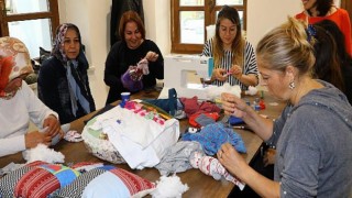 Tekstil atıklarından bez bebek ve kıyafet yaptılar