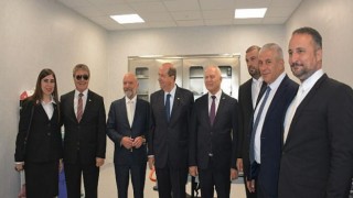 Yakın Doğu Üniversitesi Hastanesi Yeniboğaziçi, KKTC’de devlet protokolünü buluşturan görkemli bir törenle hizmete açıldı