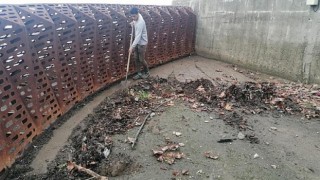 Atık tutucu sistem ile çöplerin denize ulaşması engelleniyor