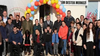 Başkan Yılmazlar Biz bir ışık yaktık, bu ışığın desteğe ihtiyacı olan birçok bireyin yolunu aydınlatmasını umuyoruz. dedi