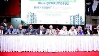 Bayraklı&#39;da &apos;Halk Konut&#39; ofisi yüzleri güldürdü