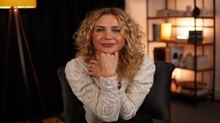 Ceyda Düvenci ve Zümre Atalay CKM&#39;de kaygı ile hayata nasıl devam edileceğini anlatacak