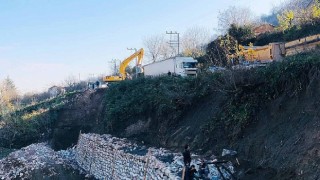 Gölcük Selimiye ve İhsaniye yolunda genişletme ve taş duvar yapılıyor