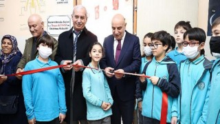 Keçiören Belediyesi Ortaokula Laboratuvar ve Kütüphane Açtı