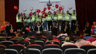 Kocaeli Gönüllülerinden Sevgi Evindeki çocuklara sürpriz