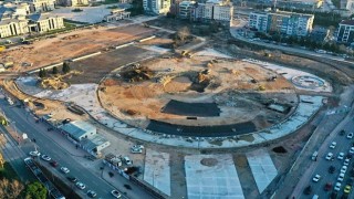 Milli İrade Meydanında saha imalatlarına devam