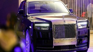 Rolls- Royce Phantom’un Yeni Yüzü Black Badge Ghost İstanbul’da