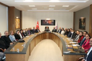 SAĞLIK ÇALIŞANLARI İLE AKADEMİSYENLER EL ELE