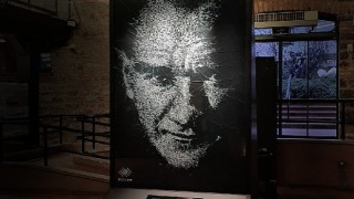 Şişecam 10 Kasım Filmi&#39;ndeki Cam Atatürk Portresi Rahmi M. Koç Müzesi&#39;nde sergileniyor