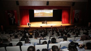 Üniversiteli gençler doyasıya eğlendi