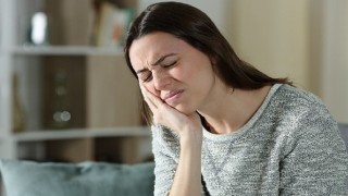 Yüzdeki Şiddetli Ağrıya Dikkat!