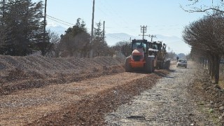 Antalya Büyükşehir bozuk yolları konforlu hale getiriyor