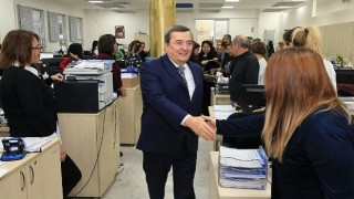 Başkan Batur'dan belediye çalışanlarına Yılın ilk iş gününde kutlama