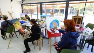 Bayraklı&#39;da resim kursuna büyük ilgi