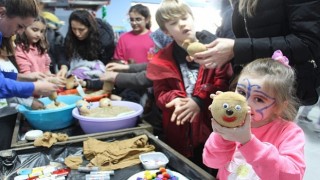 Çocuklar, Mutlu Çocuk Saatleri nde gönüllerince eğlendi