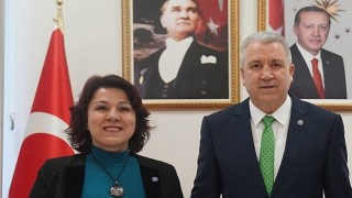 Egeli bilim insanlarından el titremesine “Elektromıknatıslı Eldiven” ile çözüm