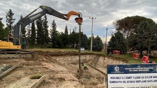 İzmit'te Dev Borular İle Deplase Çalışması Yapılıyor