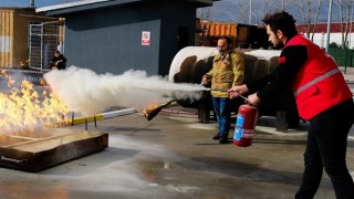 Kızılay gönüllülerine Büyükşehir İtfaiyesinden eğitim