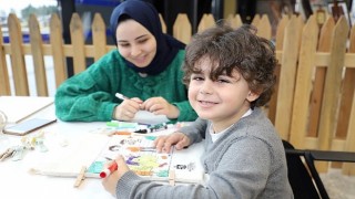 Sanat ve eğlence atölyeleri çocuk sesleriyle açıldı