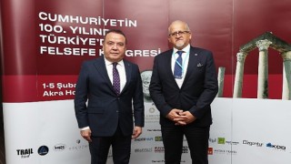 Başkan Böcek, bilim insanı ve akademisyenlere seslendi