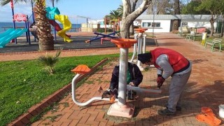 Edremit Belediyesi nden Parklara Bakım