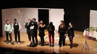 Kınıklı Gençler 2023 Yılı Gençler Arası Tiyatro Yarışmasında Sahne Aldı