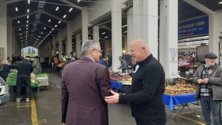 Başkan Topaloğlu Kemer pazarında