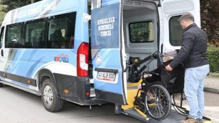 Engelsiz Taksi bayramda görev başında