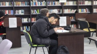 Gölcük Belediyesi Kütüphaneleri Gençlerin Uğrak Noktası Oldu