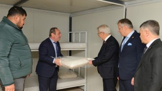 Nilüfer Belediyesi Samandağa 40 konteyner daha gönderdi