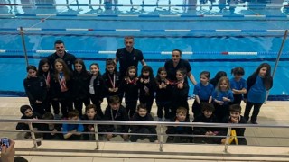 Silivrili Yüzme Akademisi Öğrencileri Başarıya Doymuyor