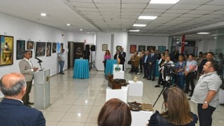 Karabağlar Belediyesi personelinden karma sergi “Sanatlarını konuşturdular”