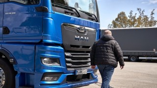 MAN kamyonları yaya ve bisikletlileri tanıyor, üstün teknolojisi ile sürücüye güvenli bir sürüş desteği sağlıyor