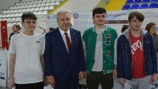 Rektör Prof. Dr. Budak, “Ege Üniversitesinin en önemli özelliği öğrenci dostu bir anlayışta olmasıdır”