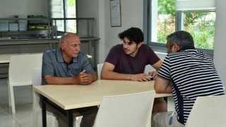 Başkan Özyiğit, “Şu anda 500 depremzede vatandaşımızı misafir ediyoruz.”